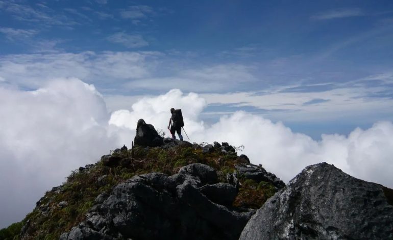 6 Puncak Gunung Tertinggi DI Asia