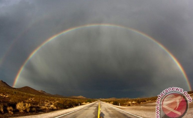 Pelangi Terbentuk dari Pembiasan, Pemantulan