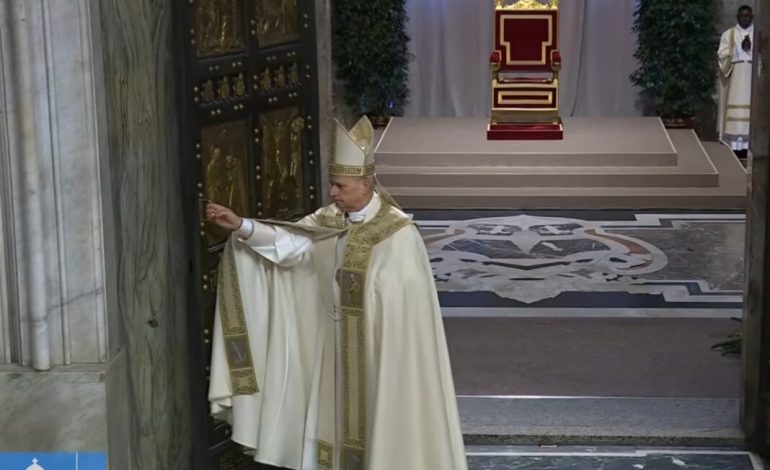Penutupan Pintu Suci Basilika Santo Petrus oleh Paus Leo