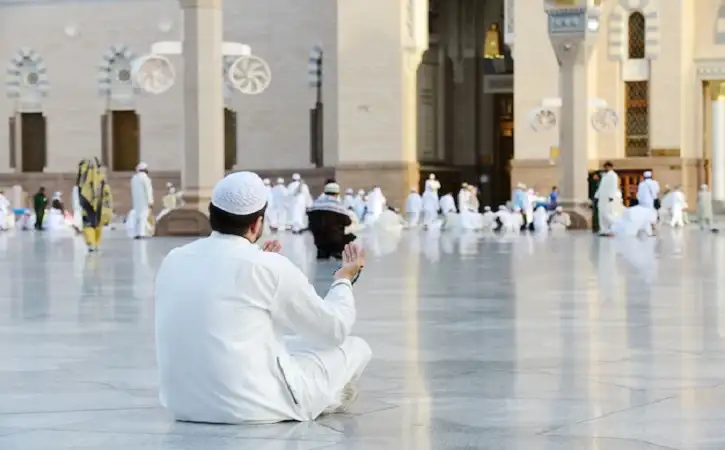 Cara Meditasi Islami di Masjid